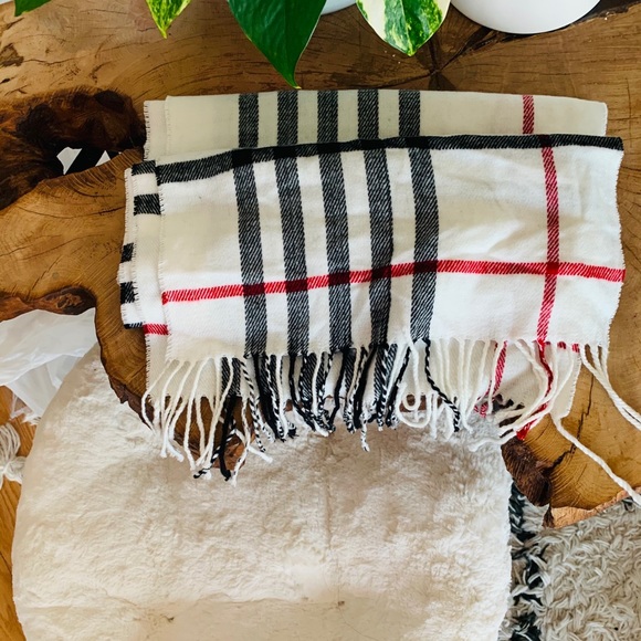 Cashmere Scarf - Picture 2 of 3